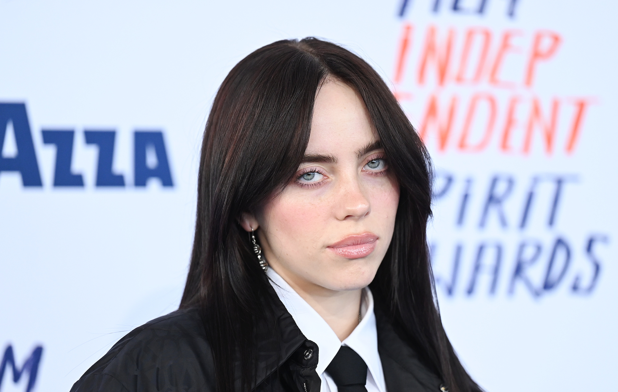 découvrez les tensions entre billie eilish et elon musk dans un clash médiatique qui fait sensation. analyse et réactions exclusives.