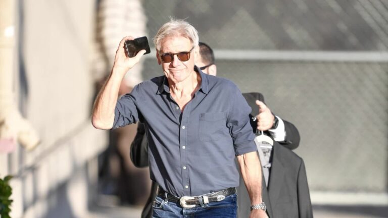 découvrez pourquoi harrison ford exprime ses craintes face à un possible retour de donald trump sur la scène politique américaine. analyse et réactions de l'acteur légendaire.