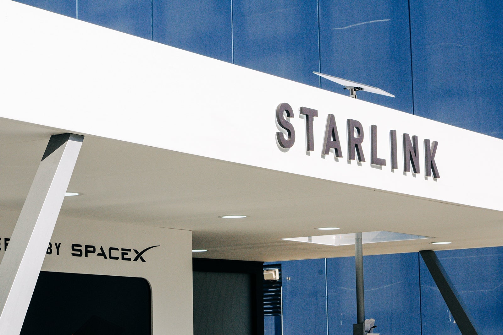 starlink étend sa couverture en connectant un nouvel état indien, offrant un accès internet haut débit et fiable aux zones rurales et isolées.
