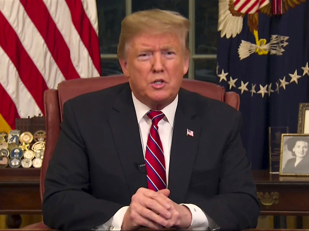 la suisse propose à donald trump des cadeaux stratégiques dans le but de réduire les barrières douanières et favoriser les échanges commerciaux entre les deux pays.