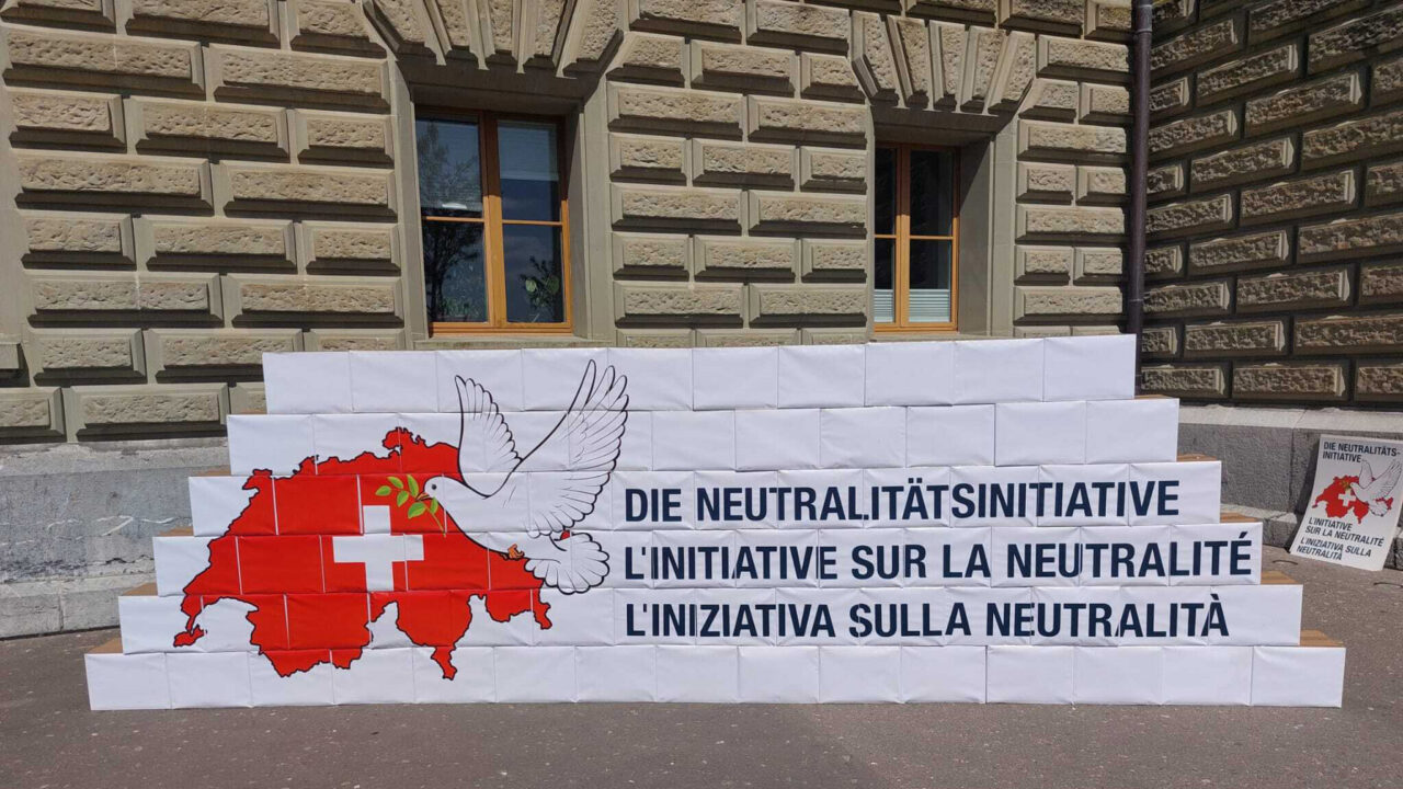 découvrez comment donald trump défie la tradition de neutralité de la suisse, provoquant un débat politique inédit au cœur de l'europe.