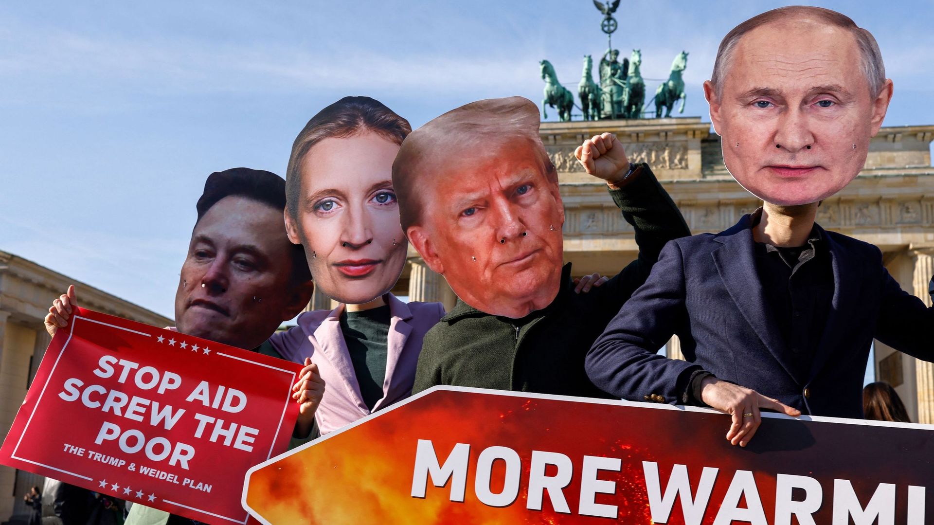 découvrez comment une candidate démocrate répond et exploite les attaques de trump dans sa campagne politique, renforçant ainsi son message et son engagement.