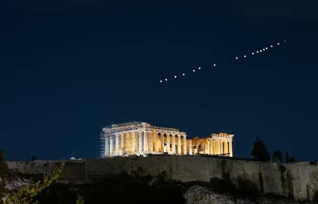 découvrez le convoi étoilé de satellites musk à luxeuil, une merveille technologique impressionnante illuminant le ciel et repoussant les limites de l'exploration spatiale.