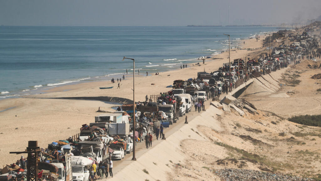 un diplomate arabe affirme qu'israël doit approuver le plan trump pour instaurer la paix à gaza, soulignant l'importance d'une coopération régionale pour résoudre le conflit.