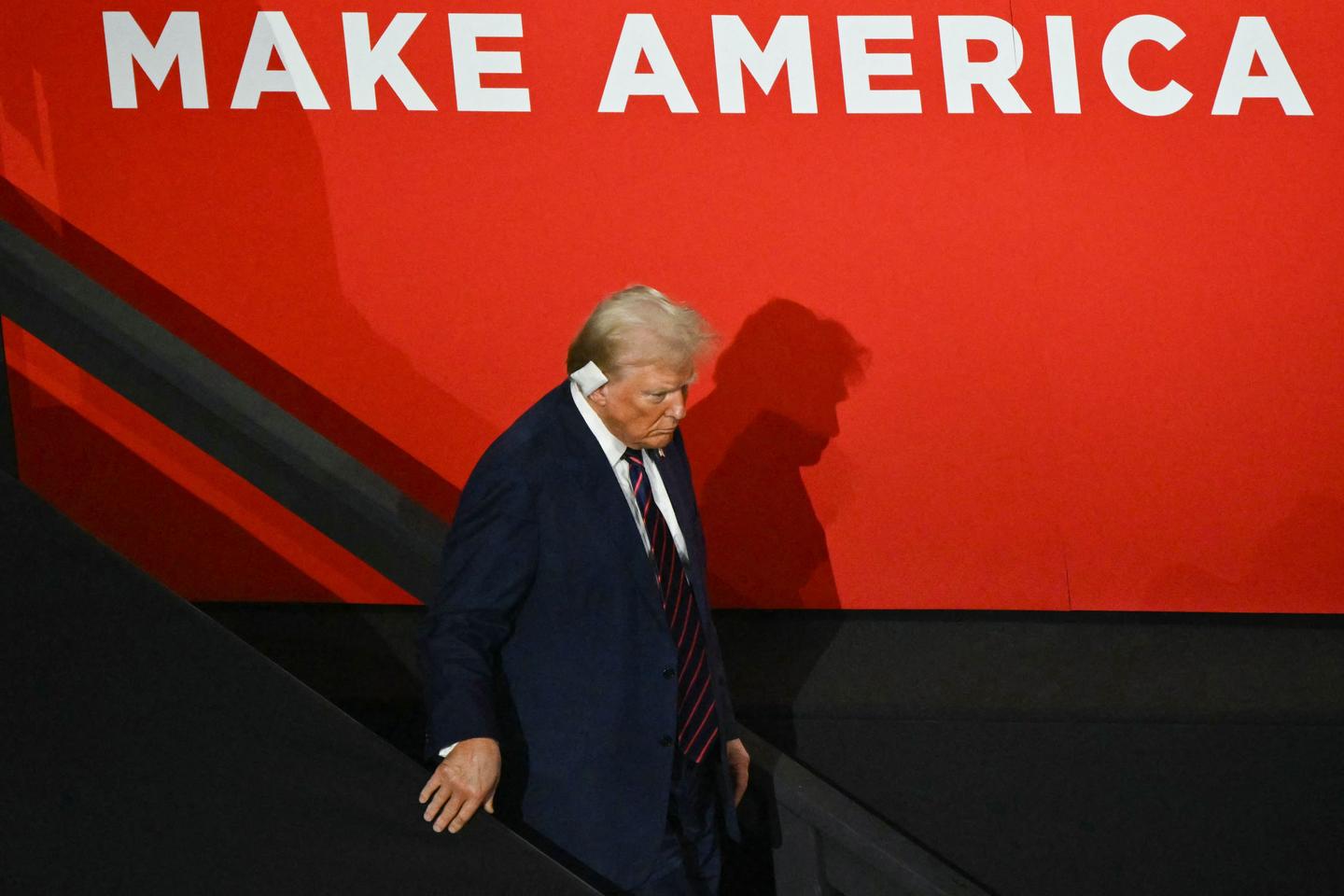 découvrez l'impact du krach crypto d'un milliard de dollars et les pertes subies par les trump dans ce contexte financier instable.