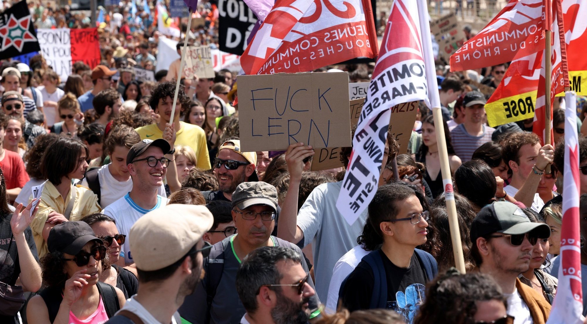 analyse de l'impact des discours de l'extrême droite sur la simplification administrative en france.