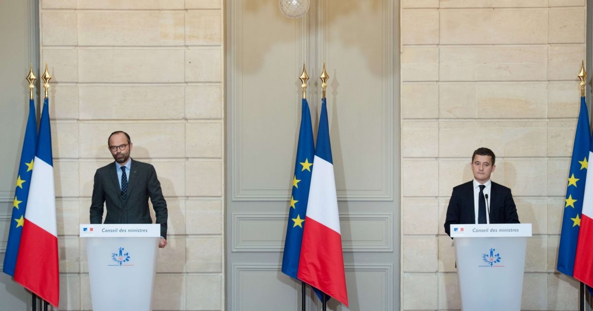 analyse des liens entre la simplification administrative et les positions de l'extrême droite dans le débat politique français.