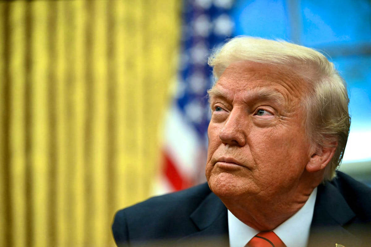 analyse des promesses non tenues de trump concernant un jour de libération, et leurs conséquences politiques et sociales.