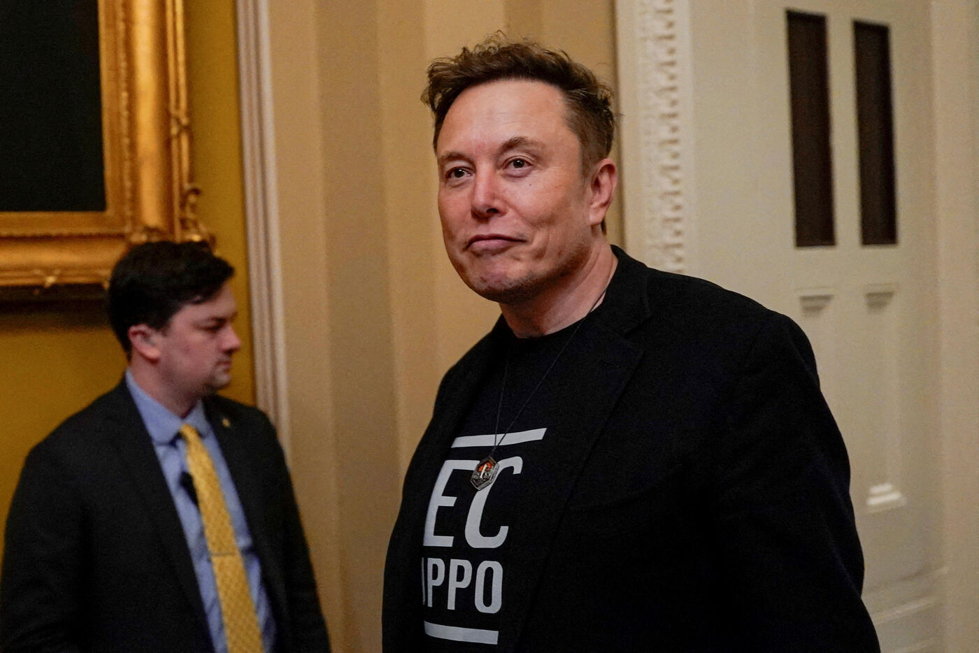 découvrez comment elon musk investit dans les élections américaines et l'impact de ses contributions sur le paysage politique des états-unis.
