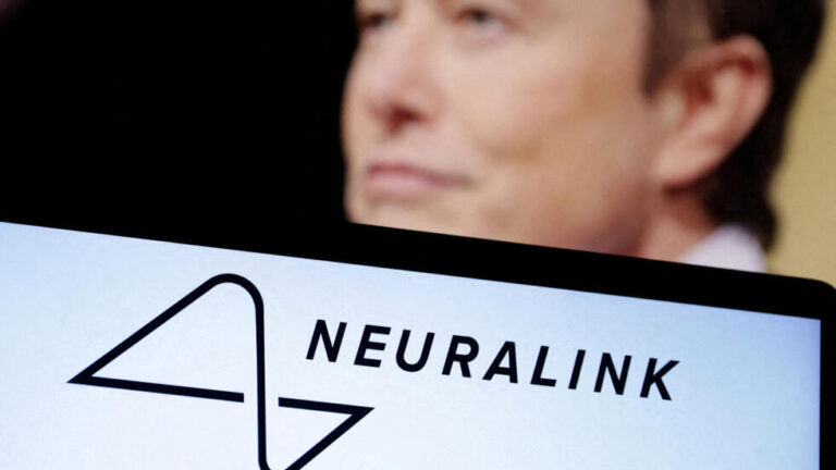 découvrez les ambitions d'elon musk avec neuralink, visant à révolutionner les implants cérébraux d'ici 2026 pour connecter l'esprit humain à la technologie.