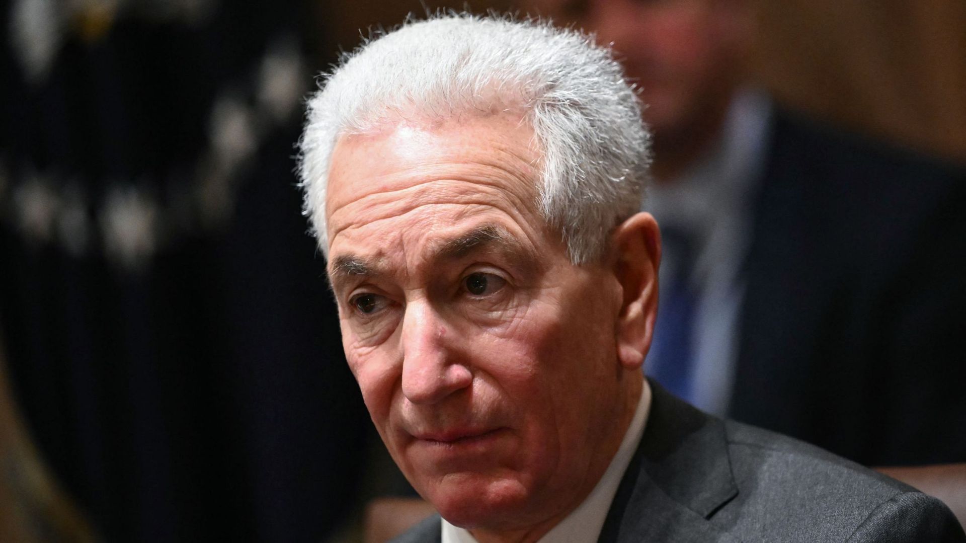 découvrez le parcours de nicolas conquer, de ses débuts aux côtés d'éric zemmour jusqu'à son rôle d'ambassadeur de donald trump, et son influence politique actuelle.