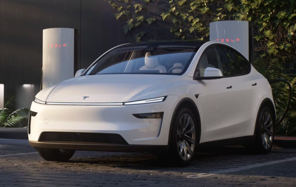 découvrez l'analyse de la chute historique du chiffre d'affaires de tesla en 2025 et ses conséquences sur le marché automobile.