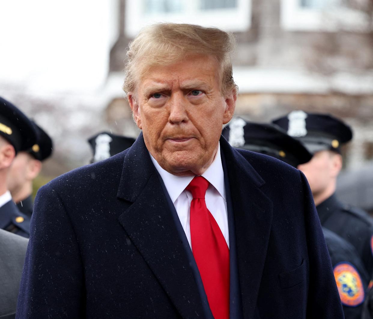 donald trump ne suit pas les recommandations médicales concernant le vieillissement, suscitant inquiétudes et débats sur sa santé.