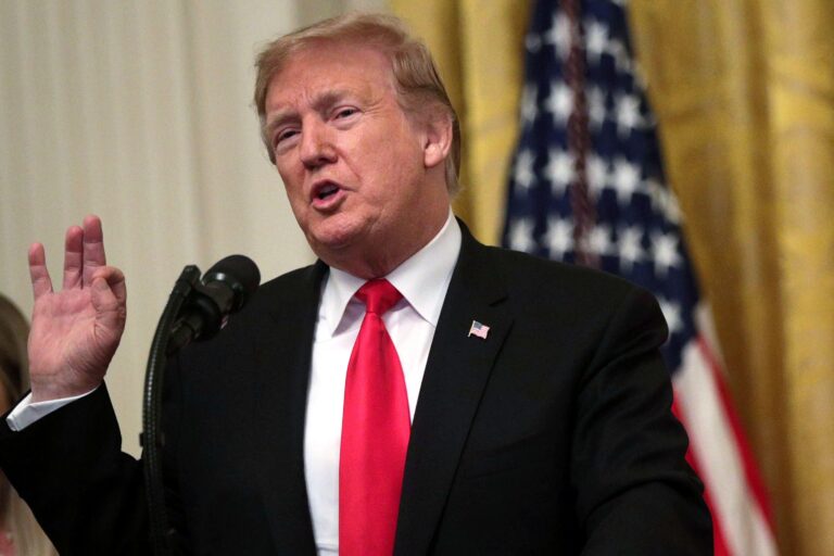 découvrez comment donald trump investit 23 millions de dollars dans l'empire mma de conor mcgregor, renforçant ainsi sa présence dans le monde des arts martiaux mixtes.