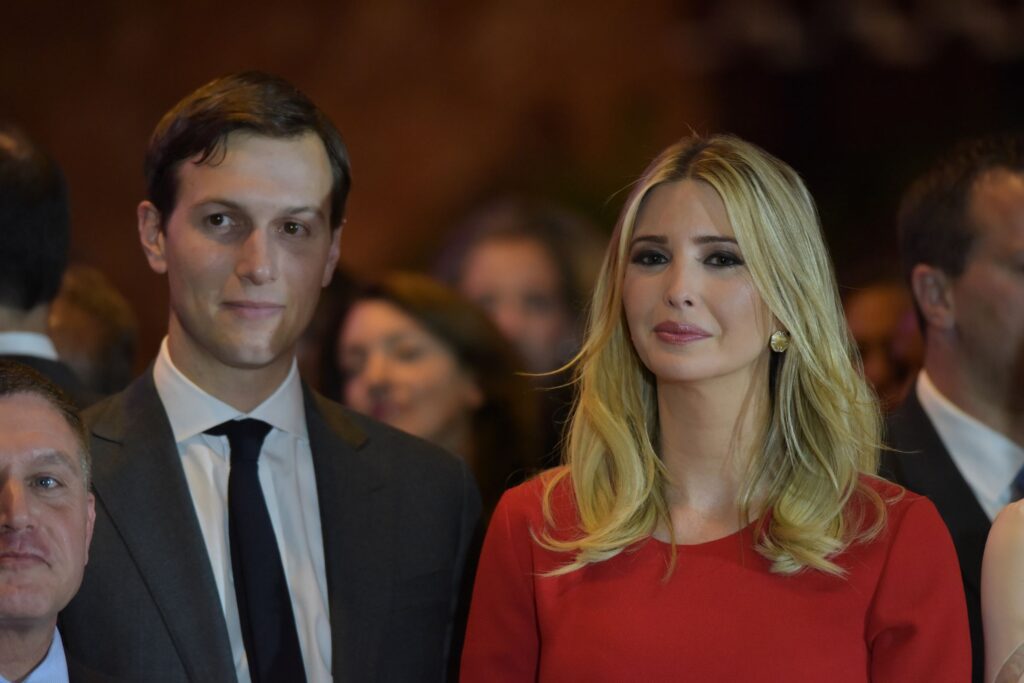 une femme turque de 55 ans affirme être la fille de donald trump, suscitant l'intérêt et les controverses autour de cette déclaration surprenante.