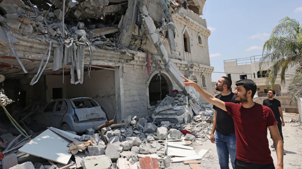 découvrez l'analyse d'arthur hayes sur la guerre en iran et comment la fed injecte de l'argent pour stabiliser l'économie.