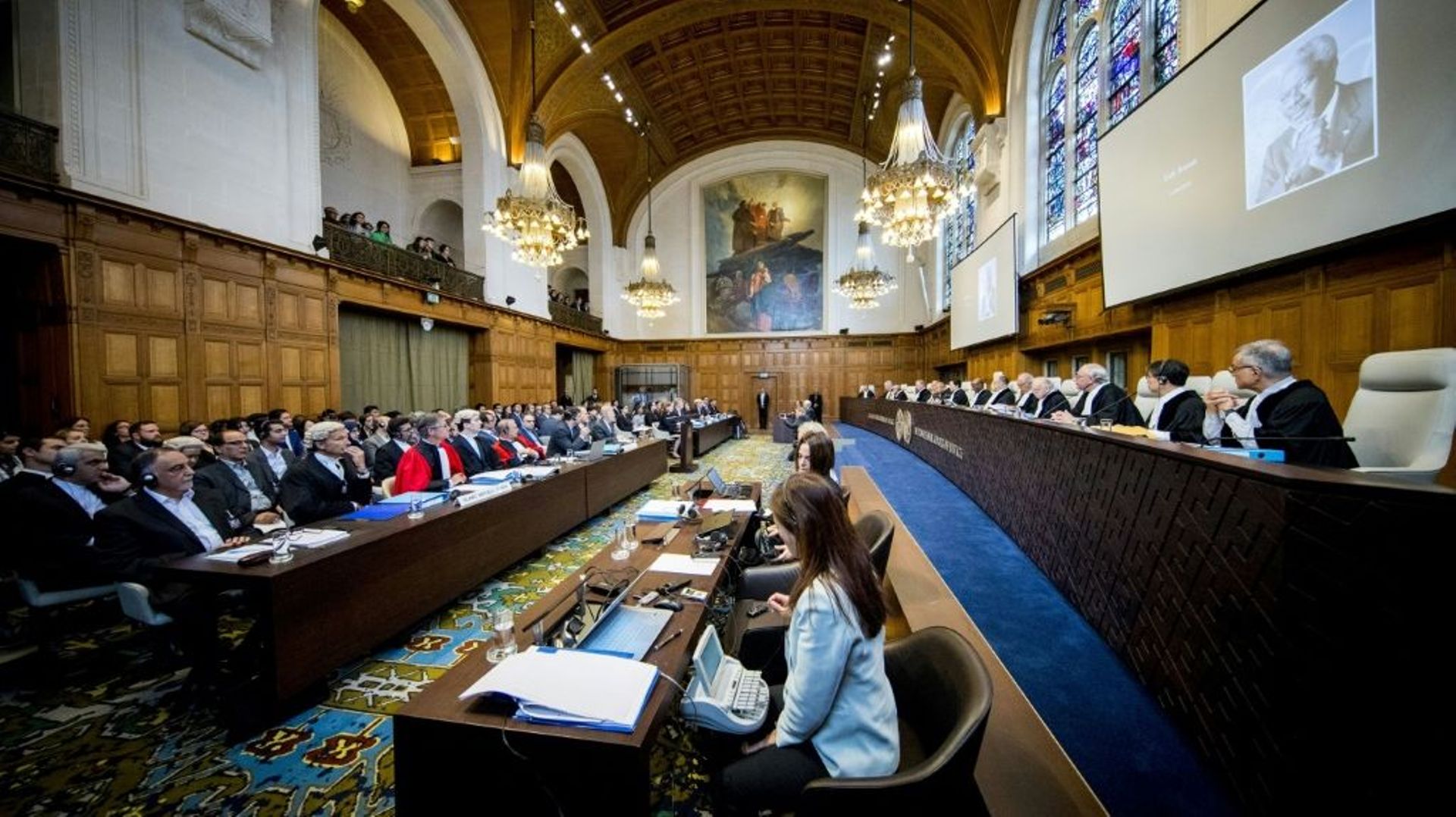 le congrès américain attend la présentation du plan de trump concernant l'iran, suscitant débats et anticipation sur la politique étrangère des états-unis.