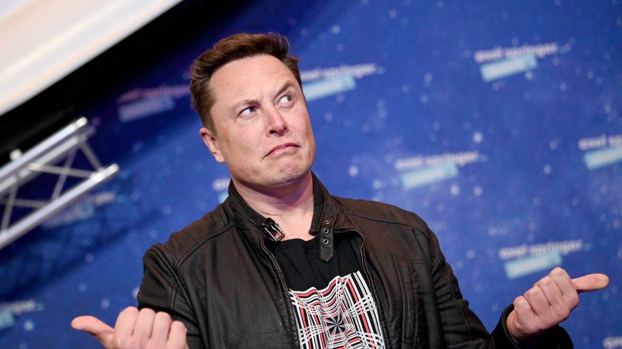 elon musk demande la révision du jugement concernant twitter, une étape cruciale dans le litige entre le magnat de la tech et la plateforme sociale.