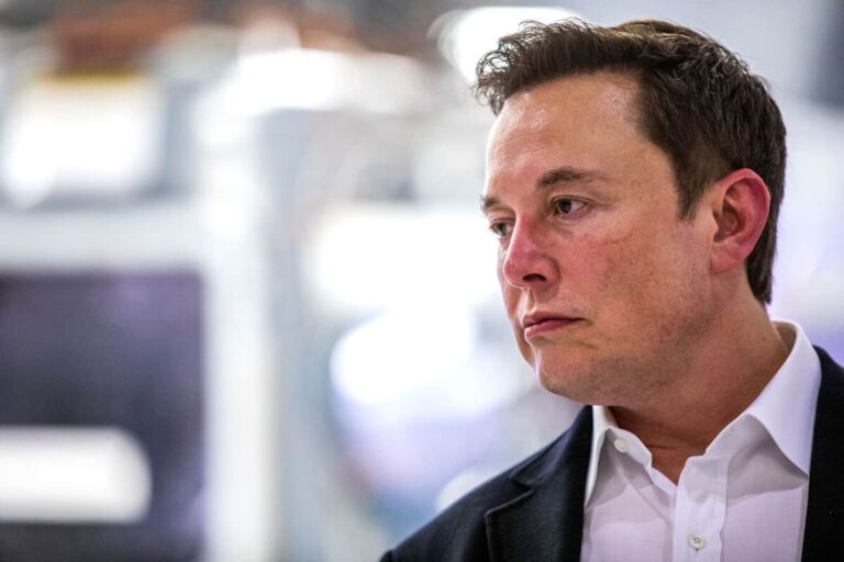 découvrez comment elon musk s'impose au sommet du classement des milliardaires grâce à ses entreprises innovantes et son influence mondiale.