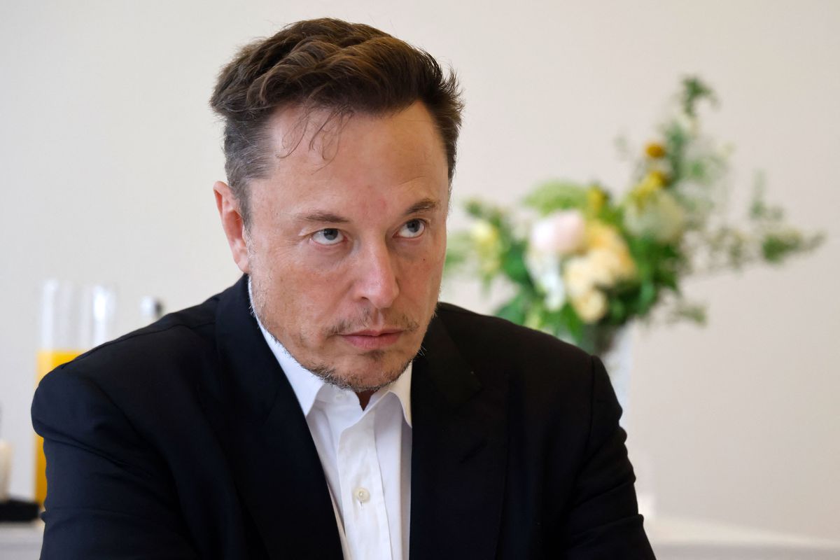 découvrez comment elon musk et tesla poursuivent le développement de l'agi (intelligence artificielle générale) pour révolutionner l'avenir de la technologie et de l'automobile.