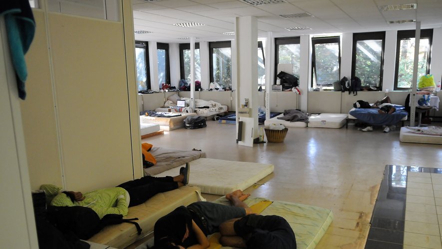 découvrez comment elon musk réagit aux interprétations erronées concernant le procès twitter et clarifie sa position.