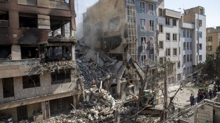 découvrez comment la relance du bitcoin est influencée par la liquidité sur le marché et les tensions géopolitiques entre les états-unis et l'iran.