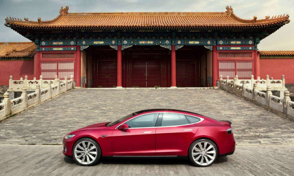 tesla est en train de négocier l'achat d'équipements solaires en chine afin de renforcer sa production d'énergie renouvelable et soutenir ses ambitions écologiques.