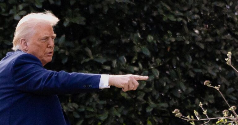 donald trump annonce un accord imminent avec l'iran, marquant un tournant potentiel dans les relations diplomatiques entre les deux pays.