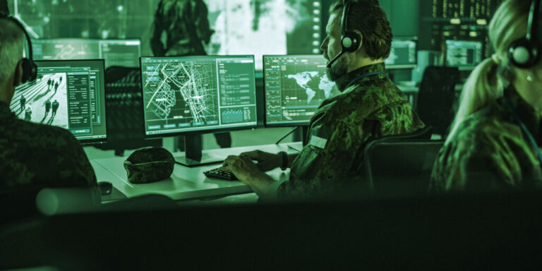 découvrez comment l'armée américaine utilise un nœud bitcoin pour renforcer sa cybersécurité et protéger ses systèmes contre les cyberattaques.