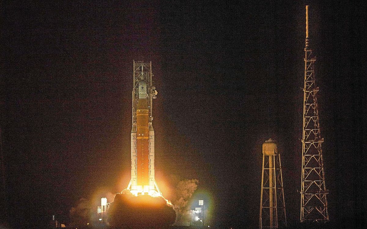 suivez le compte à rebours final de la mission artémis 2 et découvrez les dernières préparations avant le lancement historique vers la lune.