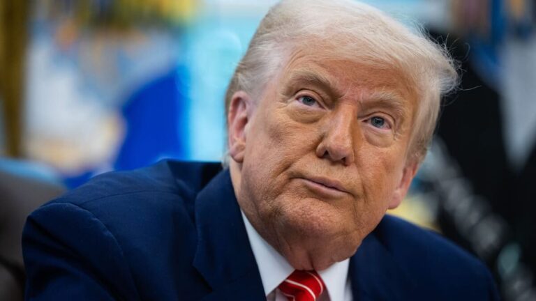 analyse du conflit au moyen-orient : trump se réjouit tandis que le prix du pétrole chute, impactant le marché international.