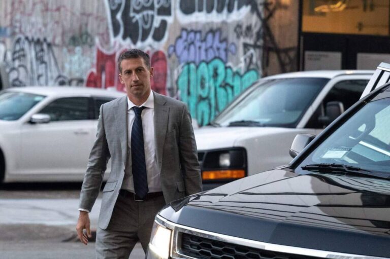 découvrez les détails du procès d'elon musk devant la justice française et les enjeux de cette affaire médiatique.