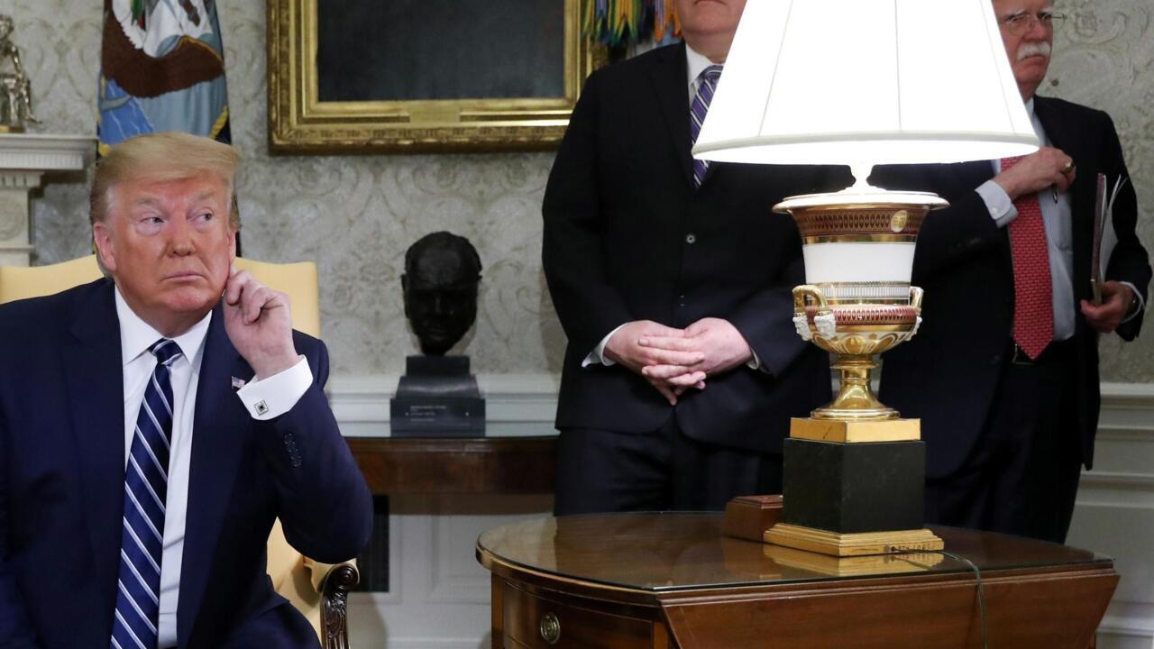 analyse de la pression croissante sur donald trump dans le contexte du conflit en iran et ses implications politiques internationales.