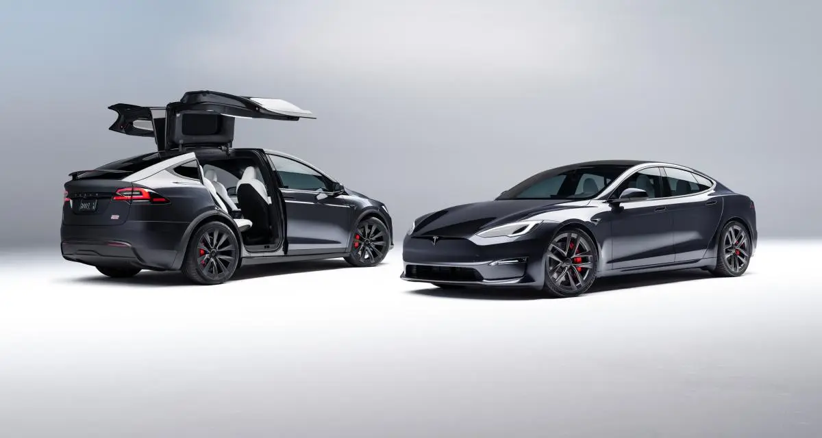 tesla annonce une hausse de ses profits malgré des perspectives de croissance incertaines, entrefins économiques et défis du marché.