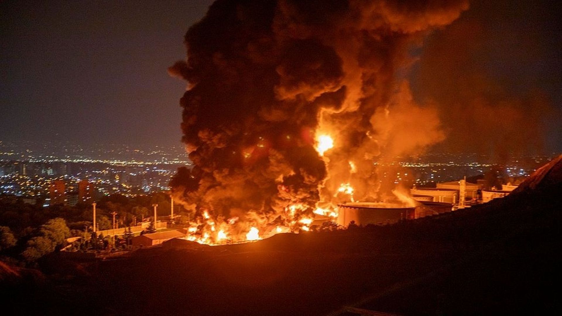 trump affirme avoir réalisé un nettoyage du détroit d'ormuz, soulignant l'importance stratégique de cette zone pour la sécurité maritime et le commerce international.