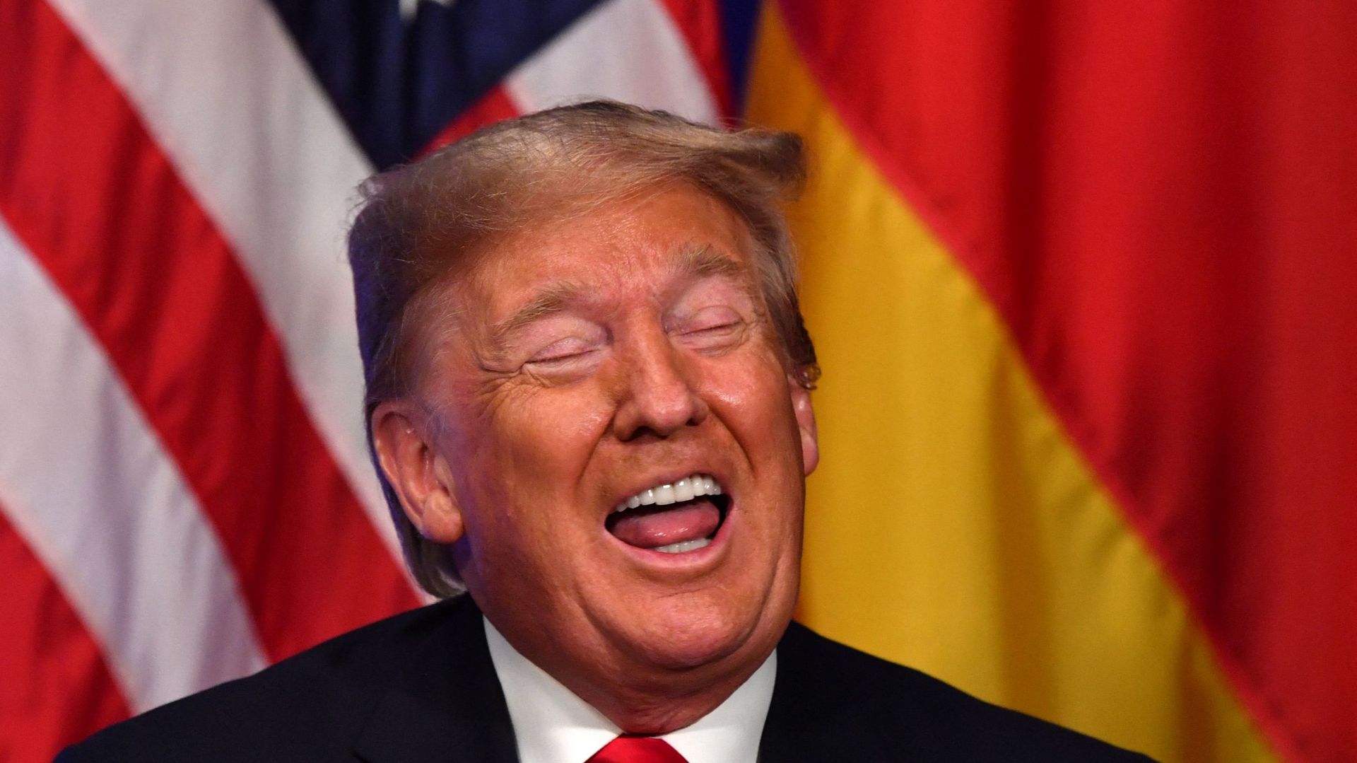 donald trump envisage un retrait des états-unis de l'otan, suscitant de vives réactions sur la scène internationale et des débats sur l'avenir des alliances militaires.