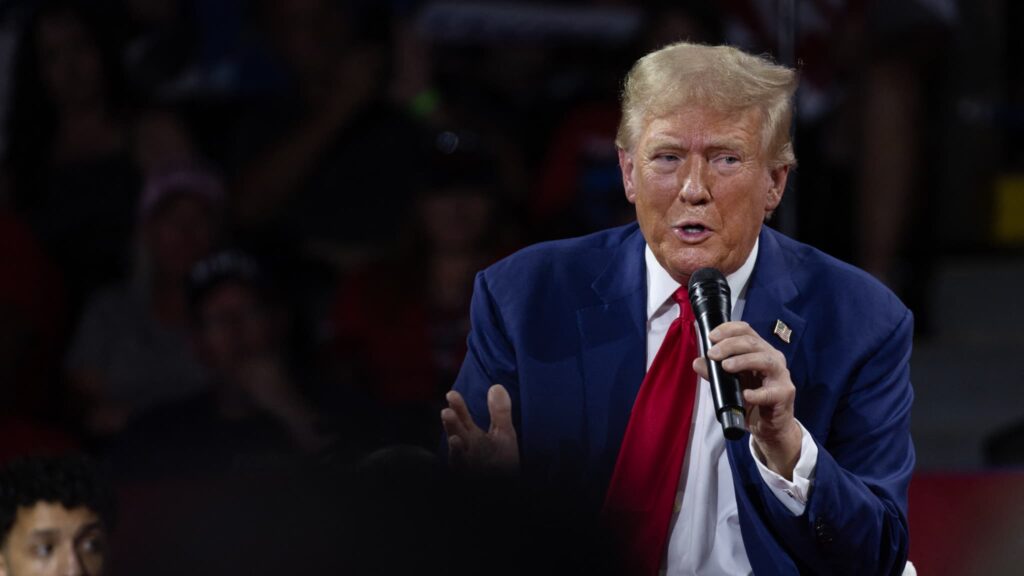 découvrez comment donald trump utilise le stéréotype raciste du « faible qi » et l'impact de ses propos controversés.