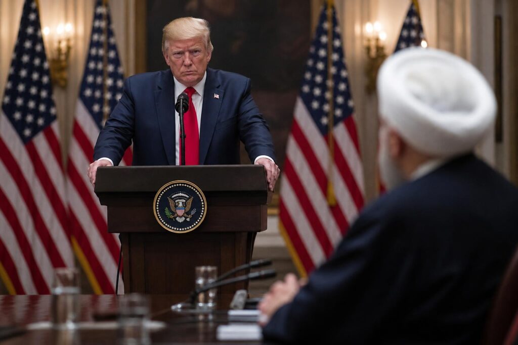 trump adresse un ultimatum à l'iran, exigeant la conclusion d'un accord sous peine d'aller jusqu'au bout des mesures envisagées.