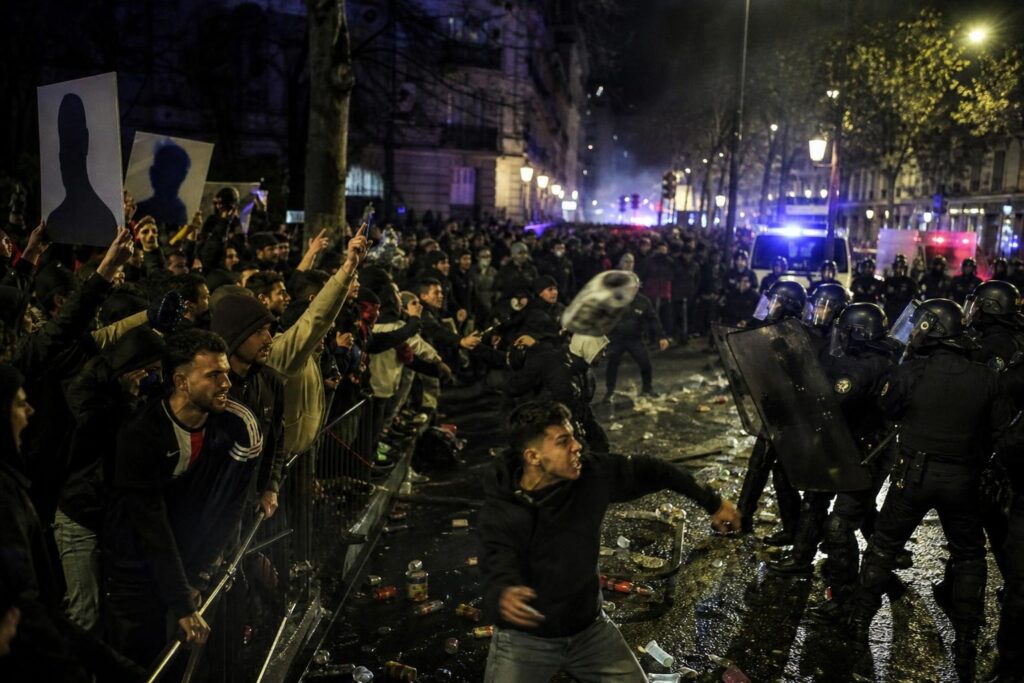 violences survenues après la victoire du psg suscitent une controverse sur le dispositif sécuritaire, avec des critiques pointant nuñez, à gauche et dans d'autres sphères.