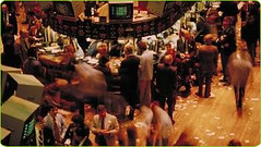 Salle des marchés boursiers, illustration de l'activité autour du rachat d'Exail par Thales